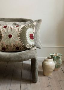 Hovedbilde Madam Stoltz-Lenestol i grønn ...